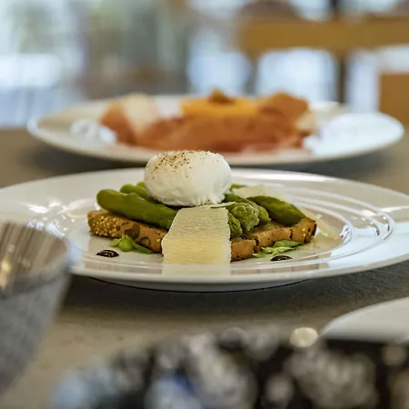 Ξενοδοχείο Remilia 4*