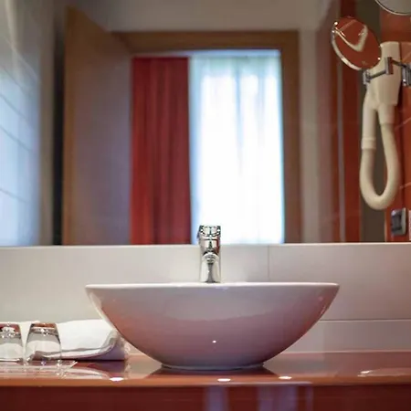 Remilia ホテル 4*